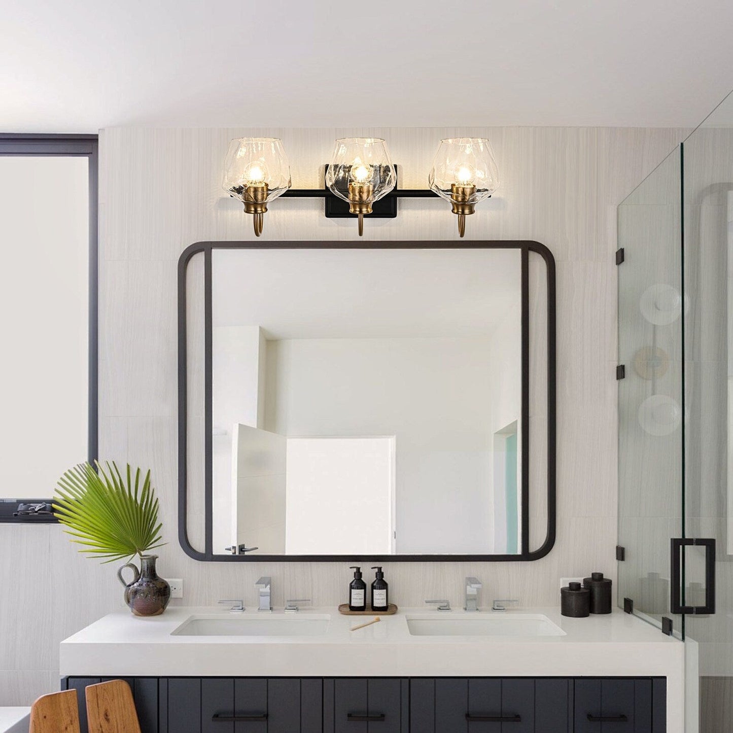 Appliques murales modernes à 3/4 lumières pour salle de bain, à intensité variable, avec abat-jour en verre