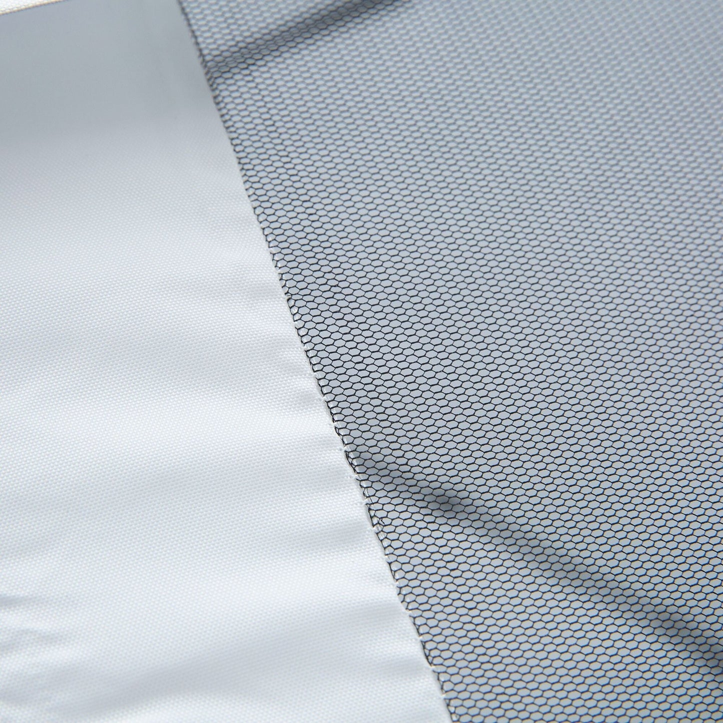 Auvent pop-up robuste Outsunny 10' x 10' avec filet latéral amovible en maille, conception facile à installer, événement de fête en plein air