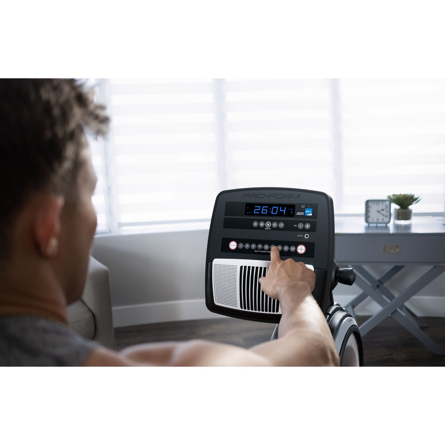 ProForm 750R ; Rameur avec 5 écrans, support de tablette intégré et design compact