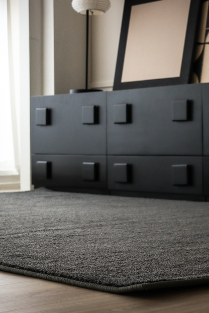 Tapis gris foncé | Série Essentiels intemporels