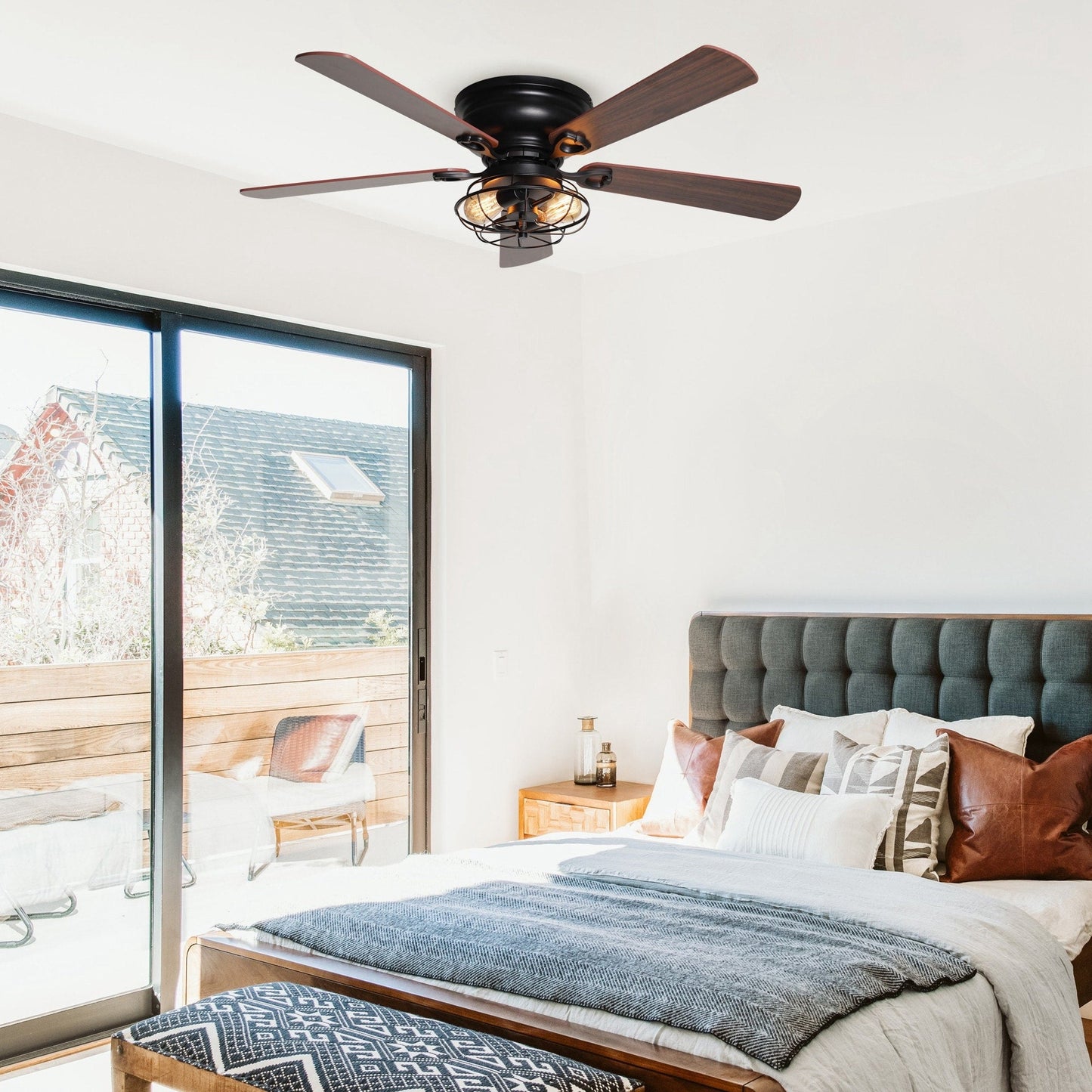 Ventilateur de plafond encastré noir Farmhouse de 48 po à 5 pales en bois à profil bas avec télécommande et kit d'éclairage