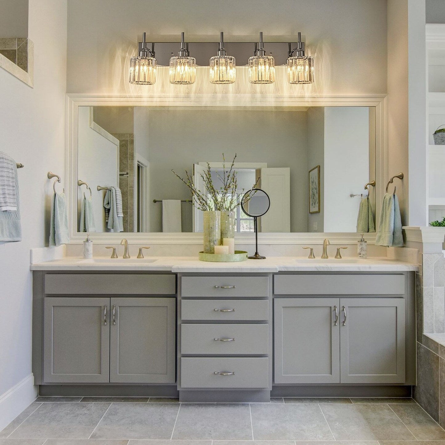 Appliques murales modernes à intensité variable pour salle de bain avec abat-jour en cristal