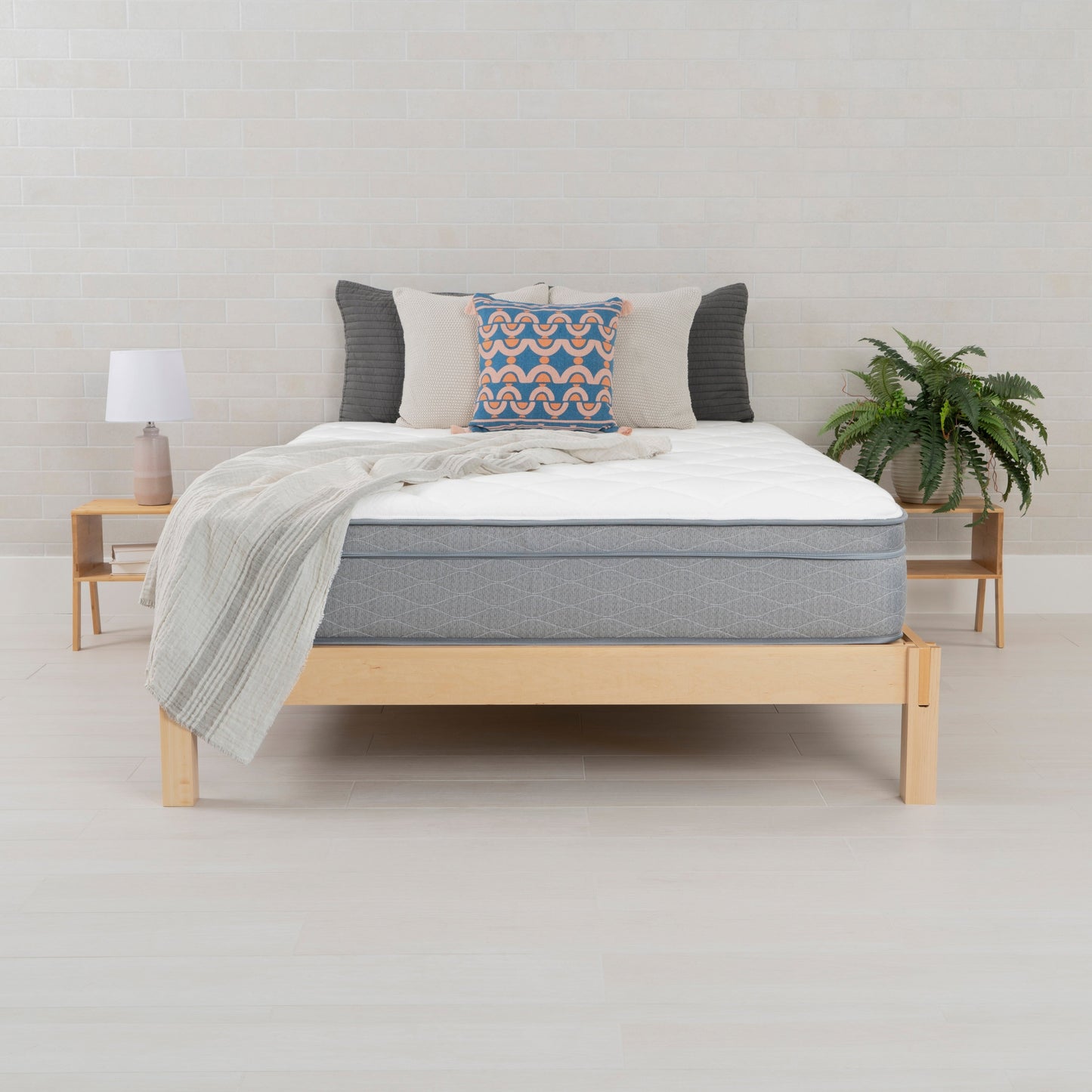 Matelas NuForm 11 à plateau-coussin moyennement moelleux