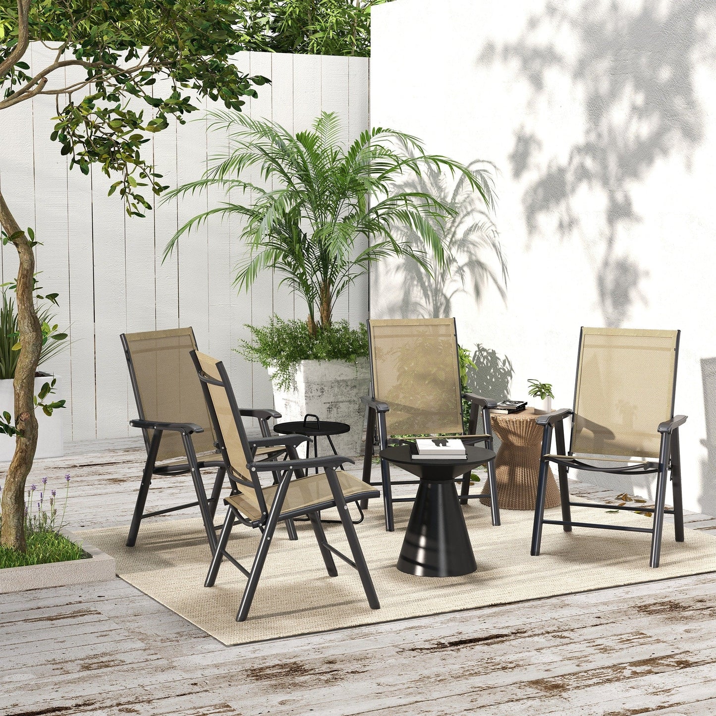 Ensemble de 4 chaises de patio pliantes Outsunny au design simple et chic, confortables pour la terrasse, le jardin, la cour et les voyages
