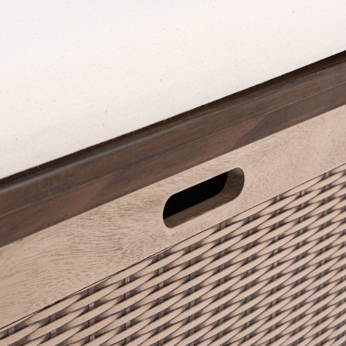 Banc de rangement à 3 tiroirs SAFAVIEH Fiorello avec coussins - 47,3 L x 15 L x 19 H - 47 L x 15 P x 19 H